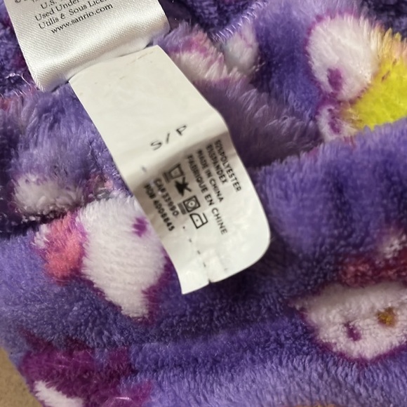 Hello Kitty Plush Shorts - Picture 5 of 5